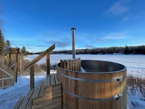 Marleau's Harbour Loft w Hot Tub/Sauna (4 Seasons) - Image 3