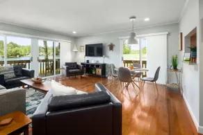 Lakefront, Ground Level, 2BR, 2BA, 2020 Renovation - Image 5
