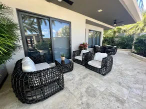 Lux Condo 2BR/2.5BTH Ground floor + Next to pool - Image 3