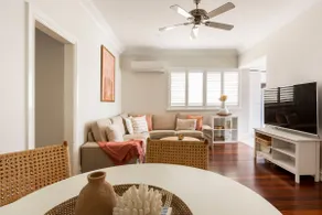 Cottesloe Beach Villa With Large Courtyard Sleeps 4 - Image 4