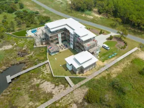 New Modern Waterfront Home w Saltwater Pool - Image 3