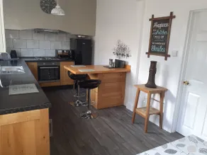 Well appointed terraced property - Image 5