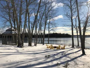 Sunny Waterfront Home Overlooking Blueberry Field - Image 5