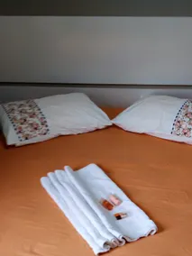 Apt/Studio/A50 KM from the Beach 5G/125MB Youtube/Spotify - Image 4