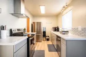 5 Beds, 2 Full Baths, w/Gazebo, w/Fenced Backyard - Image 4