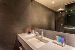 Two-Bedroom Apartment with Free Pool Access - Image 4