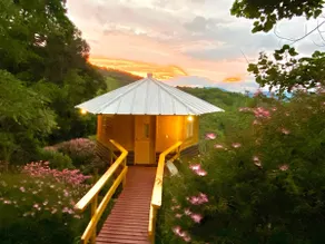 Small Suspended Chalet - Image 5
