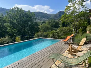 Swimming pool, amazing garden , 914 sqft apt - Image 2