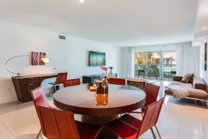 Extra large 1200 SQFT unit with Beach Service - Image 3
