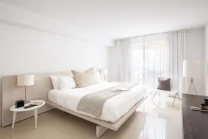 Extra large 1200 SQFT unit with Beach Service - Image 5
