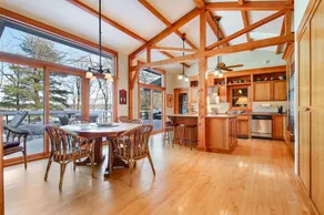 Hayward Luxury Bungalow Lake Retreat Home - Image 3