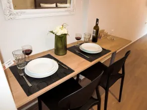 ”N&K Waterfront Suite in City Center” - Image 5