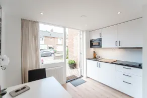 Happy Days Apartment - Luxurious - Free parking on own property - Image 5