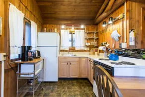#5 Hazelnut Cottage 1 BR Dog Friendly - Image 5