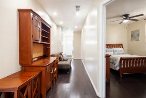 Spacious Newly Renovated 5-Star DC Experience - Image 5