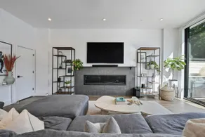 Luxurious 3BDR Spacious Home, best location in ATX - Image 5
