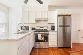 Harbor front apartment - Image 5