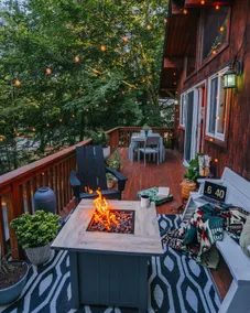 The Green Light Lodge- minutes to beach & skiing! - Image 3