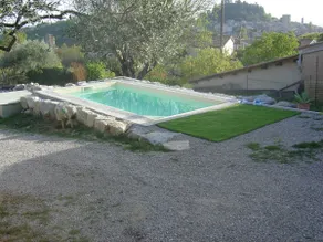 Mid-range villa with pool - Image 3