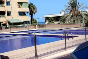 Two-bedroom beachfront apartment - Image 3