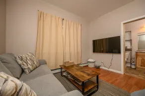 2 Bedroom (7 minutes from airport) - Image 5