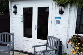 Bijou cabin next to the sea - Image 5