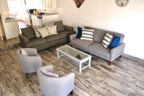 Eastside home, 5 min from I-10, Self Check-In - Image 2