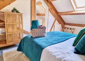 5 star reviews, ideal location, your next holiday! - Image 2