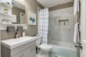 Mass Street SUITE • King Bed • BNB HOTEL MASS - Image 2