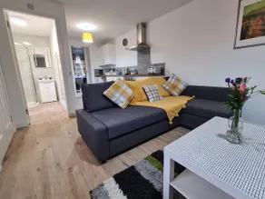 Bradley Apartment - Image 2