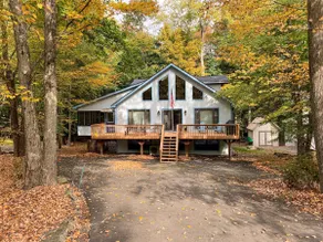 Villa MiaNova A Modern Hideout in the Woods - Image 3