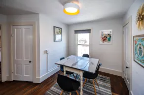 Stowe Village 2 Bedroom, AC, market attached! - Image 3
