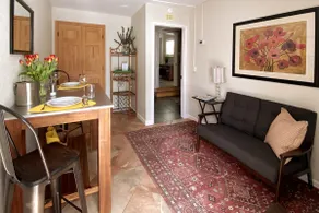 Private Guest Suite: Cute, Clean, Quiet | Nob Hill - Image 3