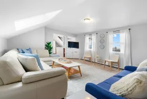 FULLY RENO'D apt w/water views near beach& marina - Image 4