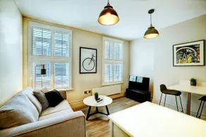 Apt 4, 10 Kingsway in a stylish Georgian Building - Image 4