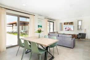 Beachfront Villa w/Private Pool, BBQ and Ping Pong - Image 5