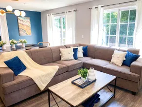 Posh Pad Near Downtown and Tybee Beach - Image 2