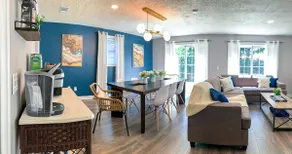 Posh Pad Near Downtown and Tybee Beach - Image 3
