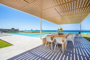 Villa de luxe en front de mer avec piscine à débordement de 100 m2 et jacuzzi sur la plage - Image 5