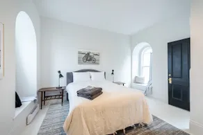 DOWNTOWN 2 bdrm, 2.5 bath renovated historic home - Image 4