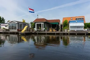 Breukelen vacation home with motorboat and sups. - Image 3