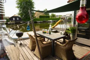 Breukelen vacation home with motorboat and sups. - Image 2