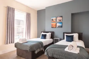 Vibrant Newland Ave - Heart of Hu Amenities 5 Beds - Image 5