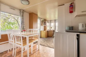 Orchard Escape! Comfortable 3 bed Static Caravan - Image 5