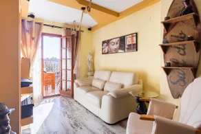 Premium Oceanside Apartment, Pool, Parking - Image 2