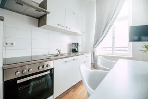 *Superior* Bright & open for 5 people in the city center - Image 4