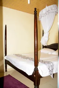 Beautiful 1BR with Wi-Fi & secure parking - Image 5