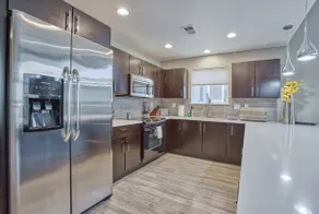 3 Bedroom townhome, super close to downtown FC! - Image 4