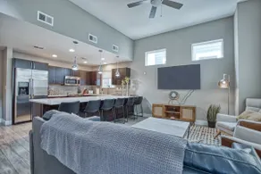 3 Bedroom townhome, super close to downtown FC! - Image 2