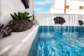 Asera Suite 1 - Private Jacuzzi - Image 4